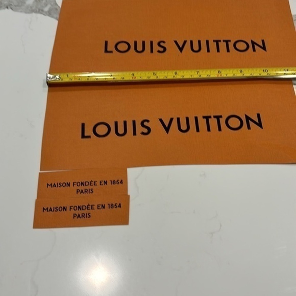 Louis Vuitton pieces of‎ paper bags. 4 pieces total - Picture 4 of 4
